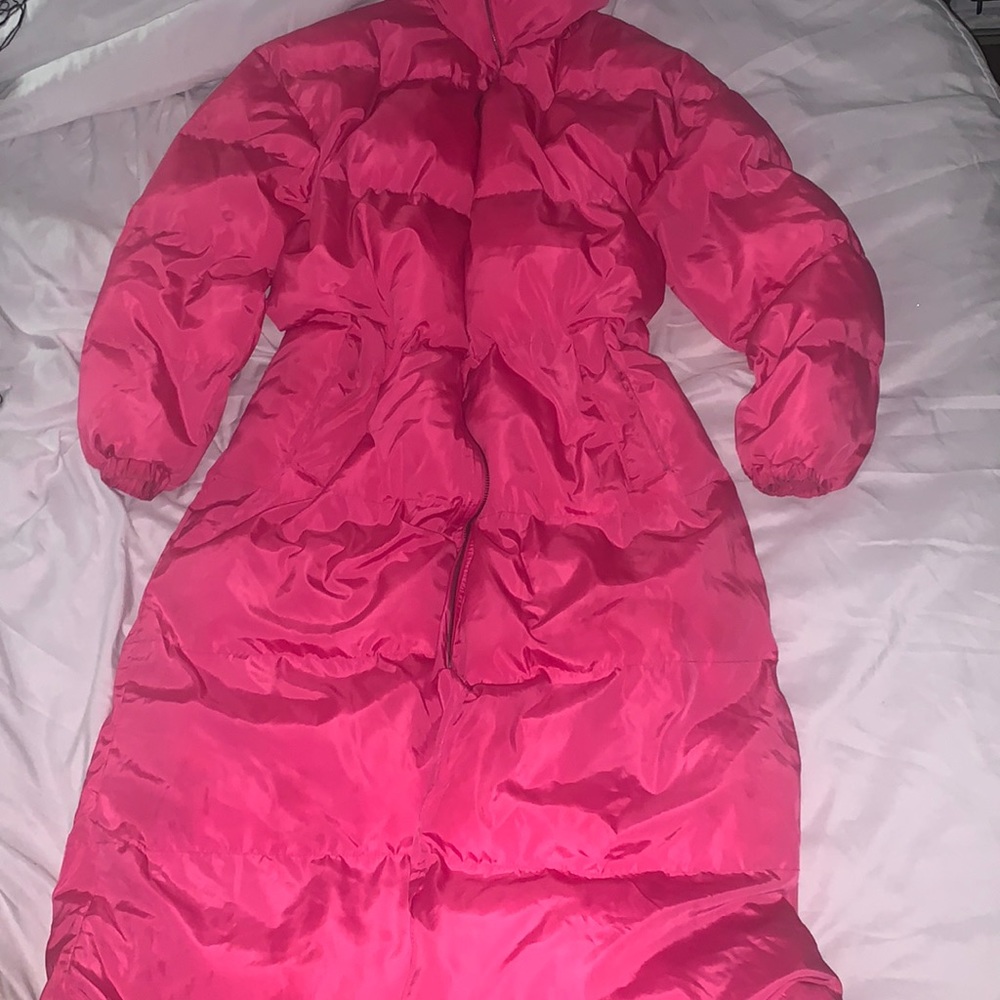 Major SALE! Puffed pink coat past your knees. It’s lovely and ready to be worn.